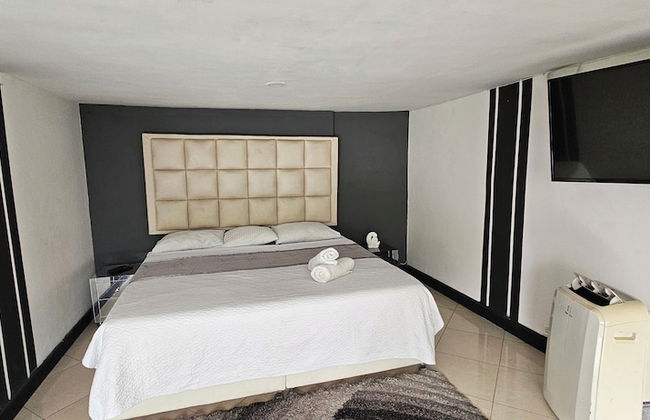 55 PROMO $ 11 Bedrooms with bathrooms Aprtmnt + 2 Jacuzzis and a rooftop pool. @Poblado - Foto $