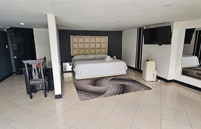 51 PROMO $ 11 Bedrooms with bathrooms Aprtmnt + 2 Jacuzzis and a rooftop pool. @Poblado - Foto $