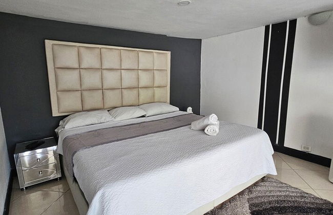 54 PROMO $ 11 Bedrooms with bathrooms Aprtmnt + 2 Jacuzzis and a rooftop pool. @Poblado - Foto $