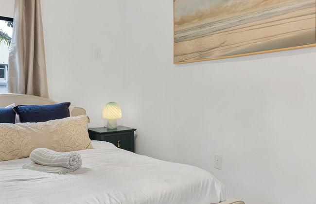 Spacious 3BR House with Private Pool - Photo 5