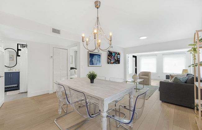 Spacious 3BR House with Private Pool - Photo 9