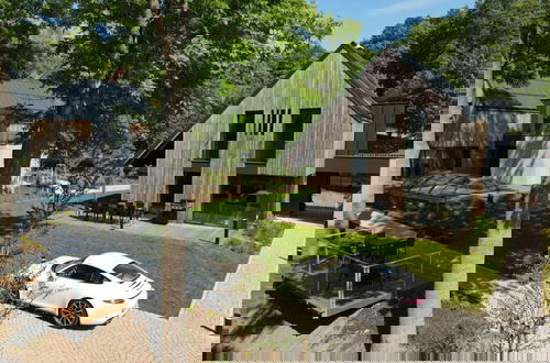 Foto 35 - Spacious Villa With Good Ambience