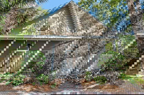 Photo 16 - Honey Bee Bungalows by Avantstay Boat Friendly, Pool Access