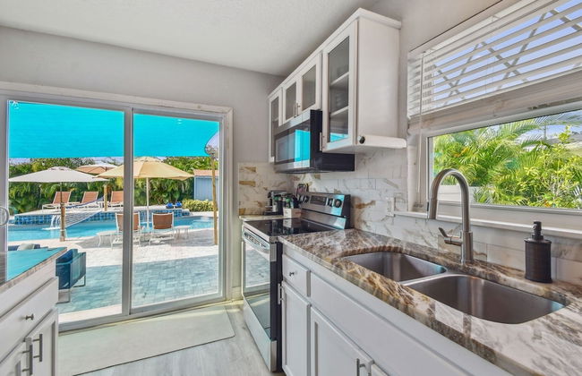 The Tampa Oasis - Photo 20