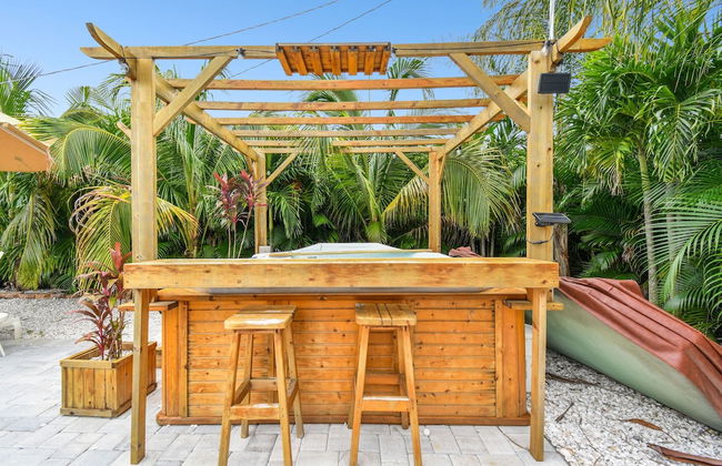 The Tampa Oasis - Photo 58