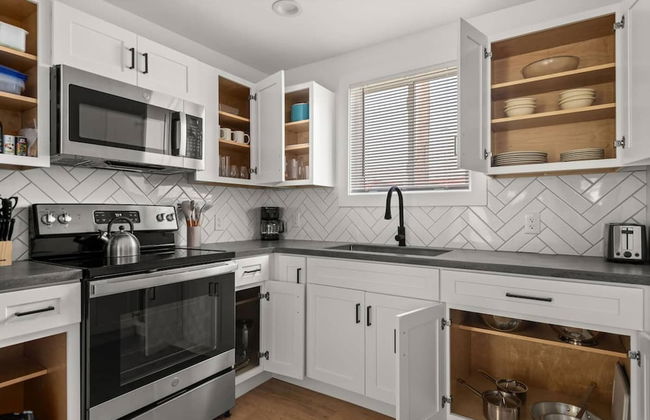 Modern Unit In Nashville Area 2 Bedroom Apts - Photo 10