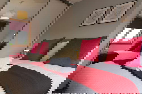 Photo 1 - Binnie House - Cumbernauld