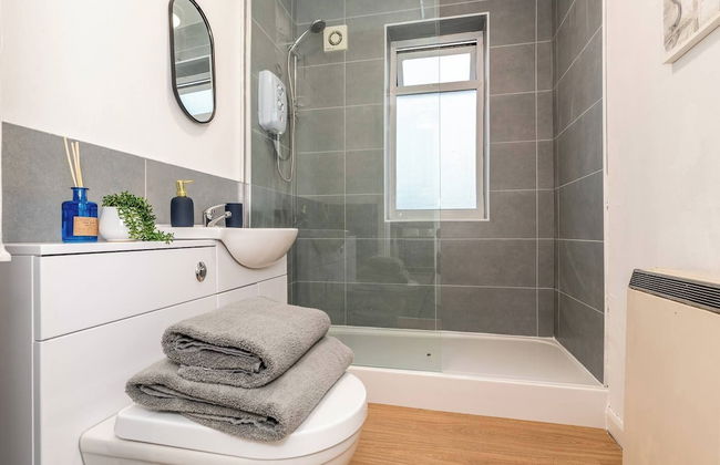 Sleek City Getaway - Walkable & Free Parking - Foto 12