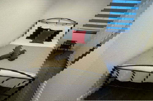 Foto 4 - Sleek City Getaway - Walkable & Free Parking