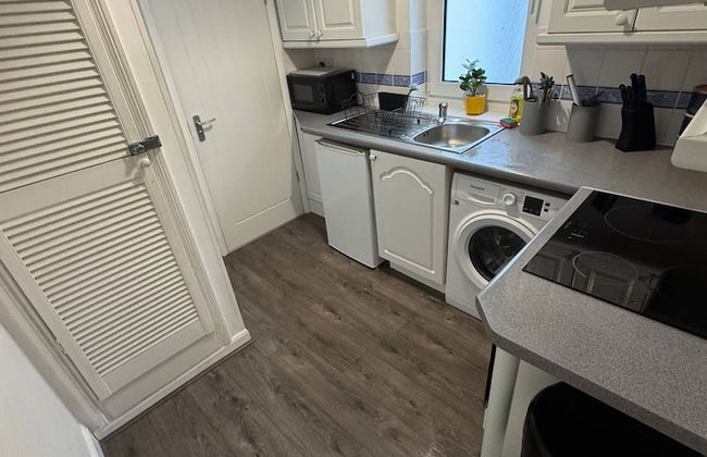 Sleek City Getaway - Walkable & Free Parking - Foto 5