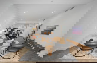Photo 1 - Luxury Apartment - Oracle Broadbeach
