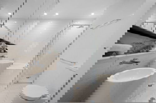 Photo 17 - Luxury Apartment - Oracle Broadbeach