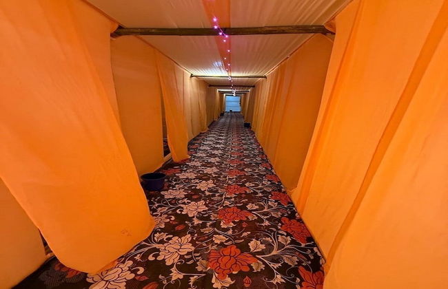 Arail Tent City Kumbh Cottage - Foto 28