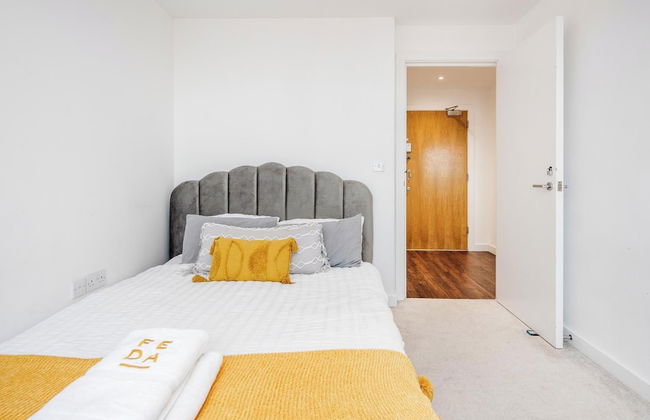 Basildon - 2-bed - Sleeps 5 - Near Train Station - Foto 5