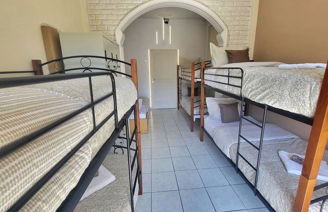 4-bedroom Athens Smart Stay - Base Rate - Extra Customisable - Photo 4