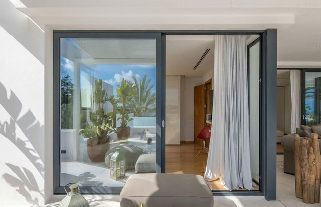 Villa With Multiple Outdoor Terrace - Foto 18