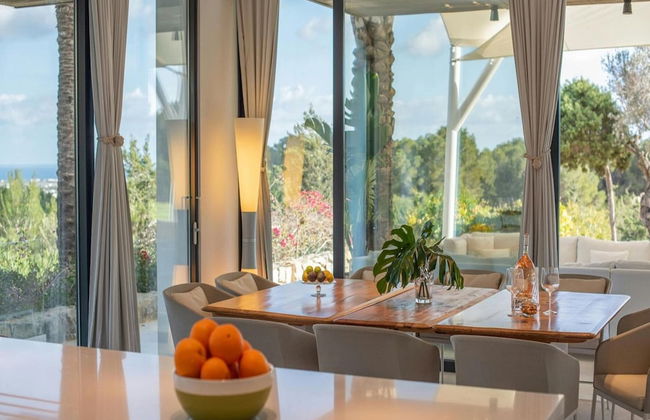 Villa With Multiple Outdoor Terrace - Foto 30