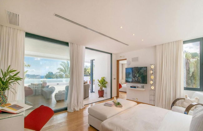 Villa With Multiple Outdoor Terrace - Foto 2