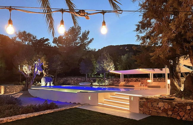 Villa With Multiple Outdoor Terrace - Foto 25