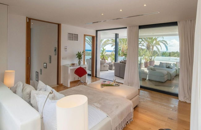 Villa With Multiple Outdoor Terrace - Foto 3