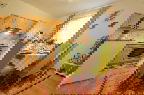 Foto 16 - Family-friendly Apartment Near Rovinj