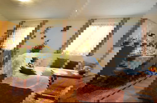 Foto 14 - Family-friendly Apartment Near Rovinj