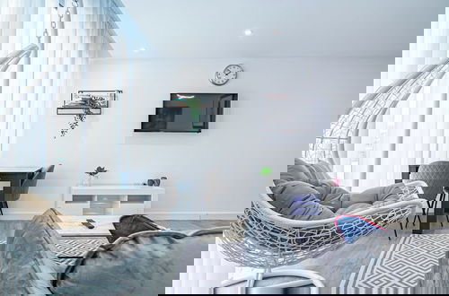 Photo 10 - Avo Apartment - Modern Style & Great Location