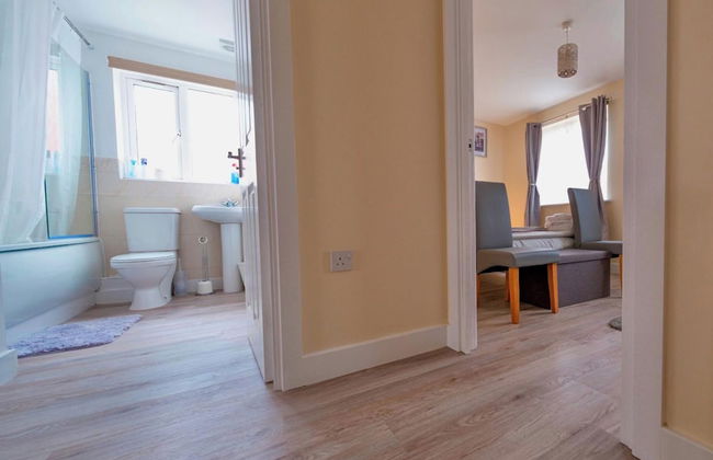 Cosy Home-sleeps 5- Private Garden- Free Parking - Foto 14