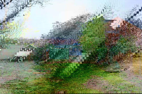 Foto 12 - The Rosebery Retreat - Inviting 4bdr With Garden