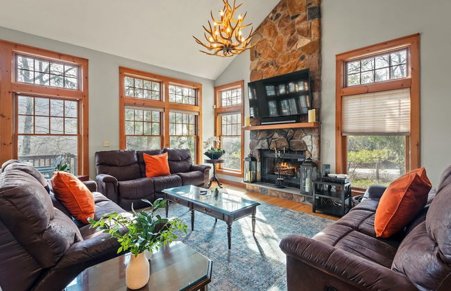 Mountain Escape With Game Room Balcony Stunning Views in the Poconos Christina - Foto 1