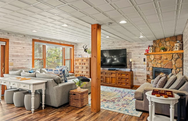 Mountain Escape With Game Room Balcony Stunning Views in the Poconos Christina - Foto 20