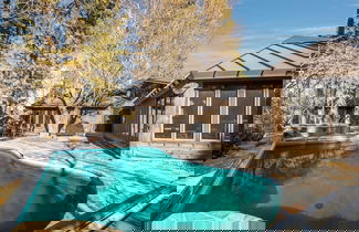 Foto 1 - Heavenly Valley by Avantstay Home w Pool Sauna Hot Tub Game Room Tennis Crt Basketball Crt