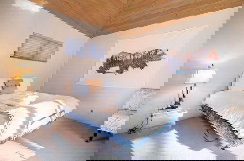 Foto 55 - Heavenly Valley by Avantstay Home w Pool Sauna Hot Tub Game Room Tennis Crt Basketball Crt