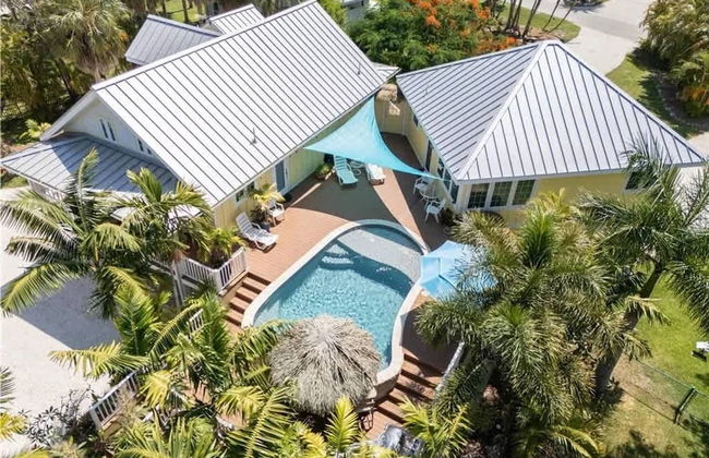 NEW Jungle Paradise Treehouse Suite With Resort Amenities Elevator Access Outdoor Kitchen Lagoon Lazy River Pool RV Hook up - Foto 50