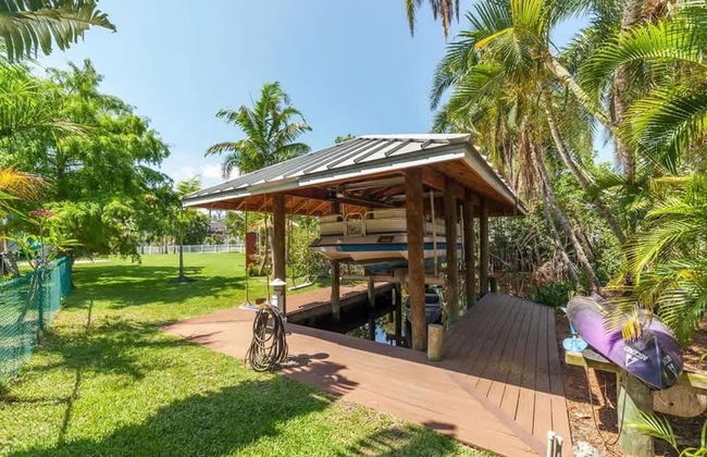 NEW Jungle Paradise Treehouse Suite With Resort Amenities Elevator Access Outdoor Kitchen Lagoon Lazy River Pool RV Hook up - Foto 57