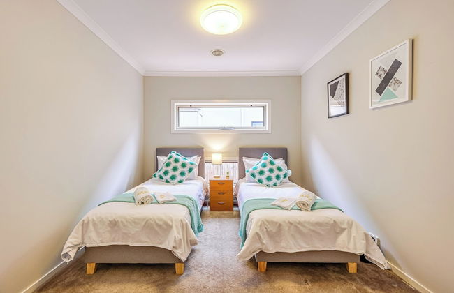 StayAU Spacious Stay Point Cook - Photo 7