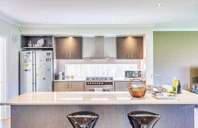 StayAU Spacious Stay Point Cook - Photo 43