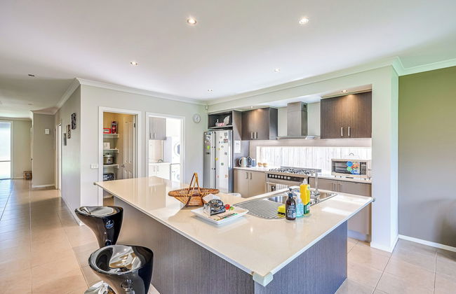 StayAU Spacious Stay Point Cook - Photo 33