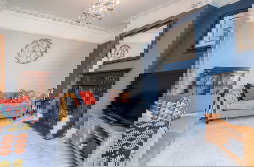 Foto 43 - Overland Road 4 Bed House Mumbles