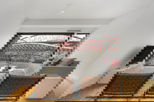 Foto 1 - Urban Retreat W/Parking, Elevator & Ac By Benfica Stadium