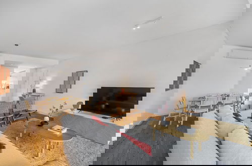Foto 14 - Urban Retreat W/Parking, Elevator & Ac By Benfica Stadium
