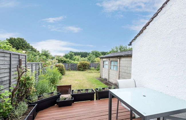 Cheerfull 3-bedroom Home With Parking Garden - Foto 12