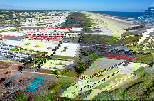 Foto 58 - Beachfront Luxe Epic Ocean Views Sleeps 6