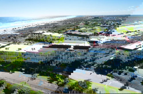Foto 43 - Beachfront Luxe Epic Ocean Views Sleeps 6