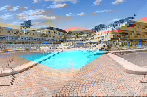 Foto 59 - Beachfront Luxe Epic Ocean Views Sleeps 6