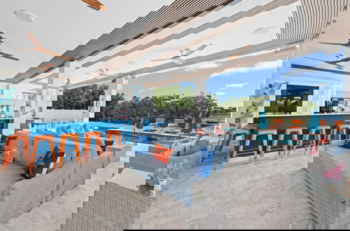 Foto 55 - Luxury Seaside Escape Pool Dock Scenic Views