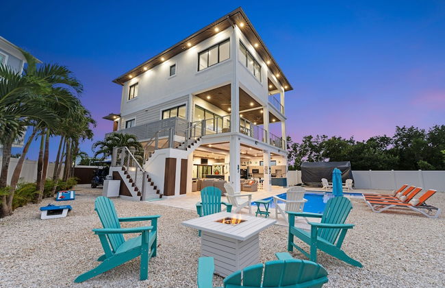 Luxury Seaside Escape Pool Dock Scenic Views - Foto 1