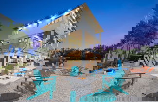 Foto 1 - Luxury Seaside Escape Pool Dock Scenic Views