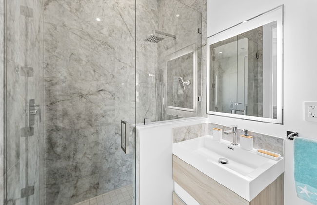 Luxury Seaside Escape Pool Dock Scenic Views - Foto 33