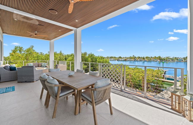 Luxury Seaside Escape Pool Dock Scenic Views - Foto 11